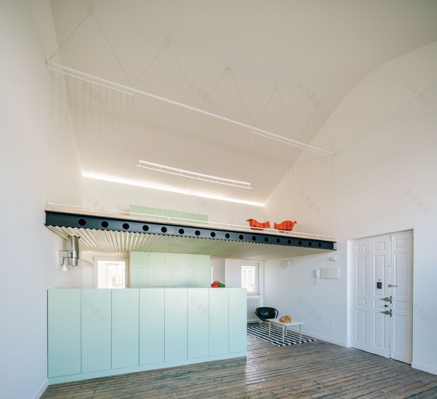 马德里阁楼的奇幻空间-32