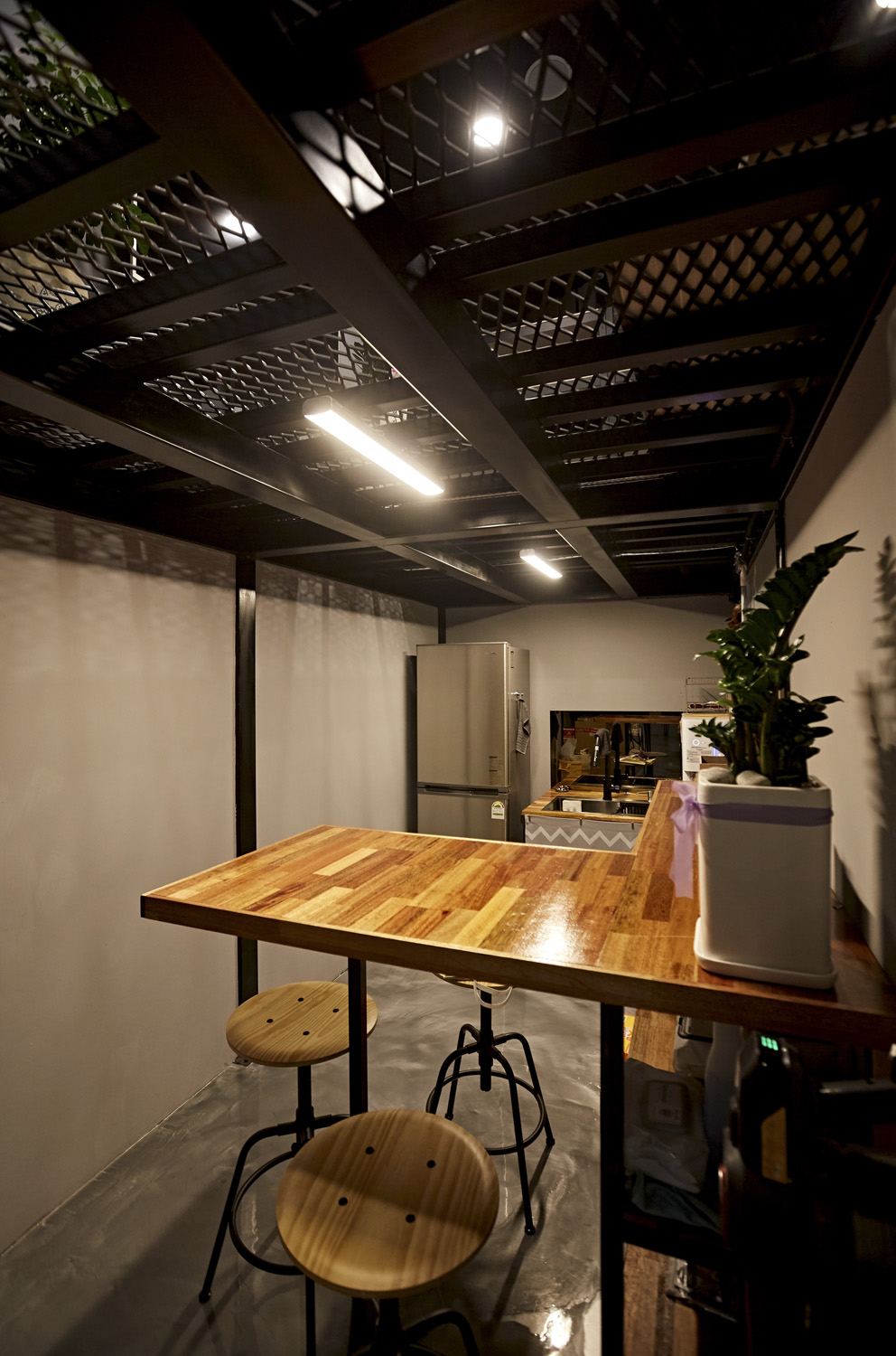 现代简约风 40 平高尔夫球具店设计-16