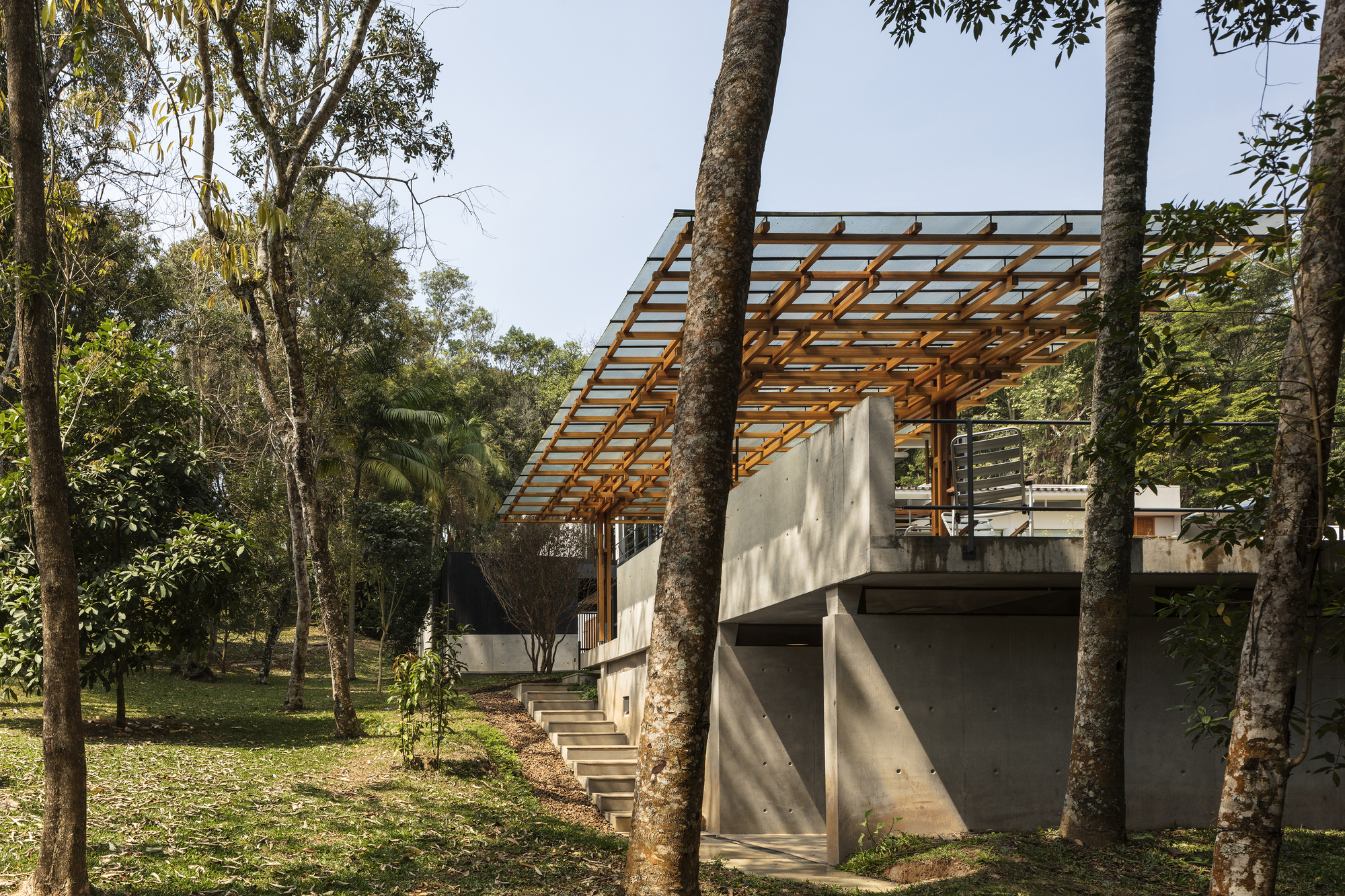 Ibiuna House / Metro Arquitetos Associados-18