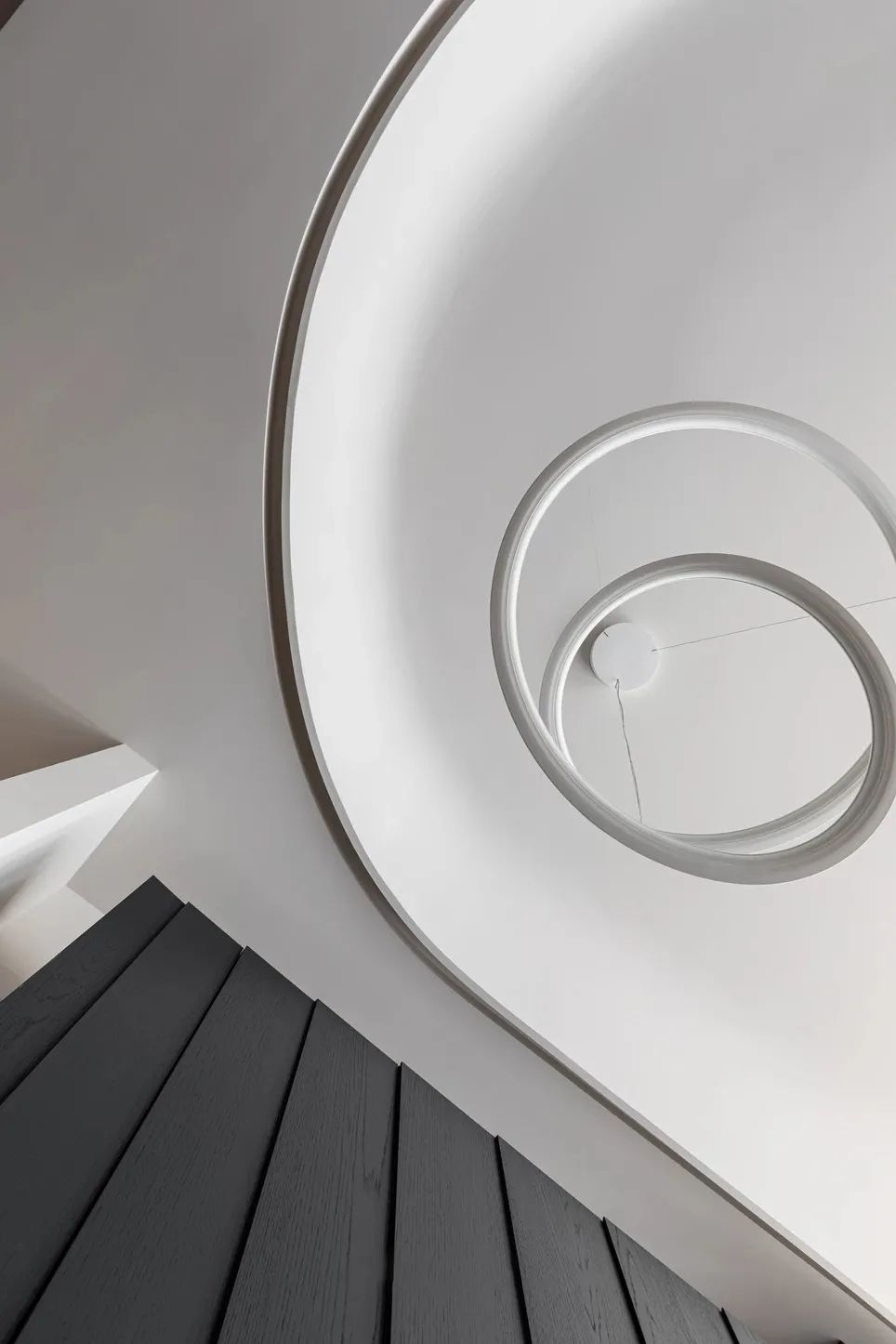 胡桃木+高级灰，纯粹而艺术的现代空间-24