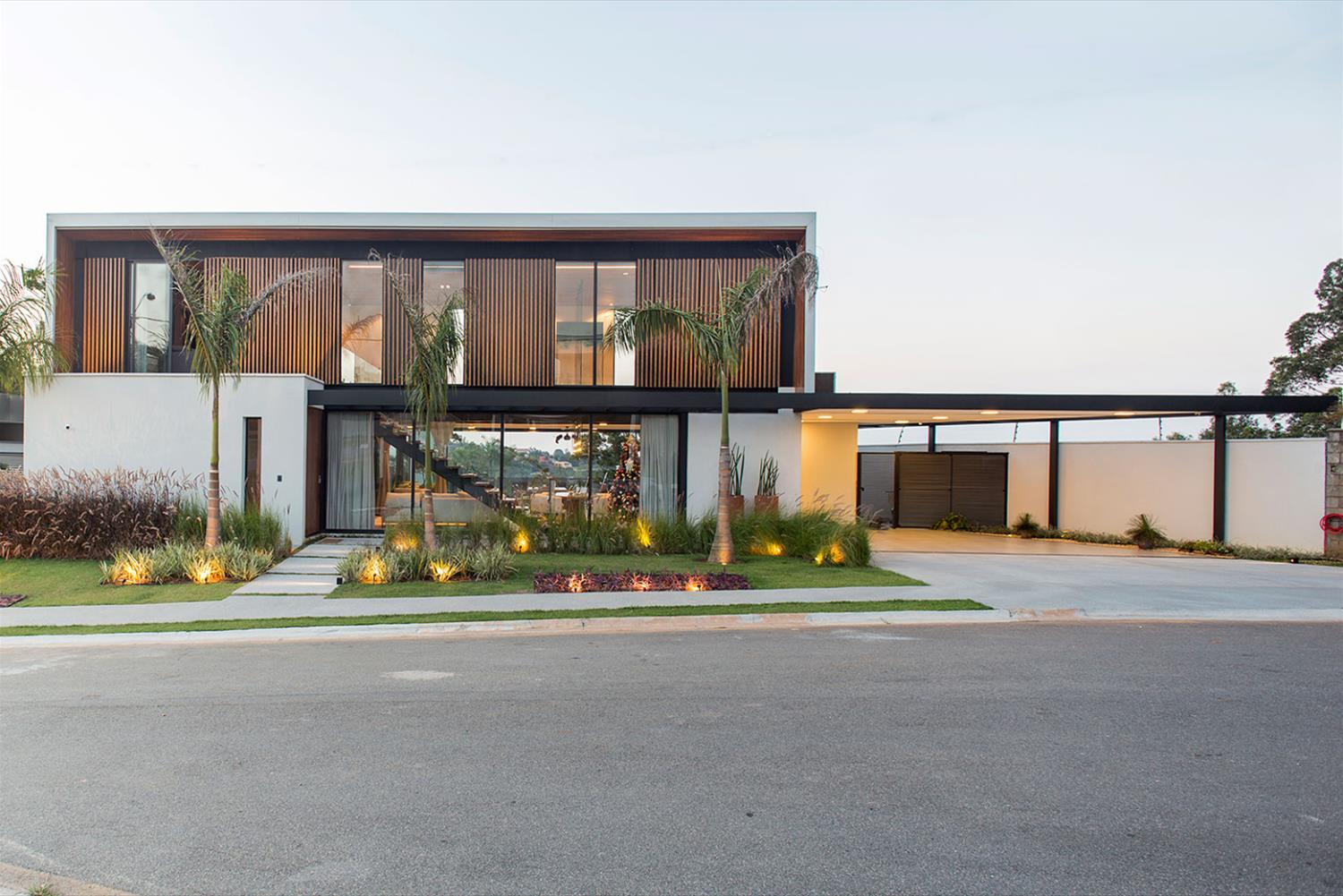 巴西 Jundiaí住宅 | 巧妙的体积交错设计-1