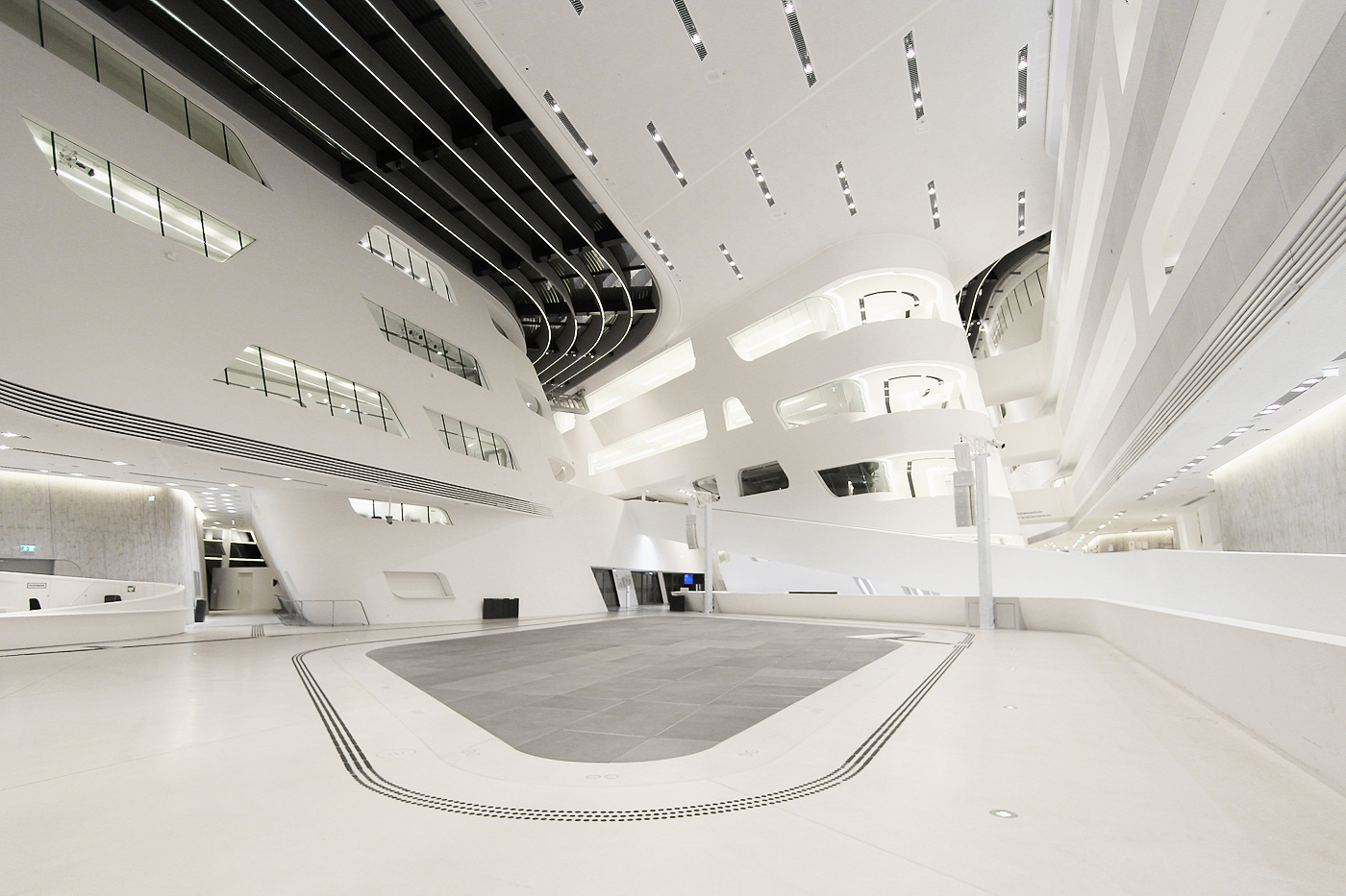 图书馆与学习中心,由扎哈·哈迪德设计-9