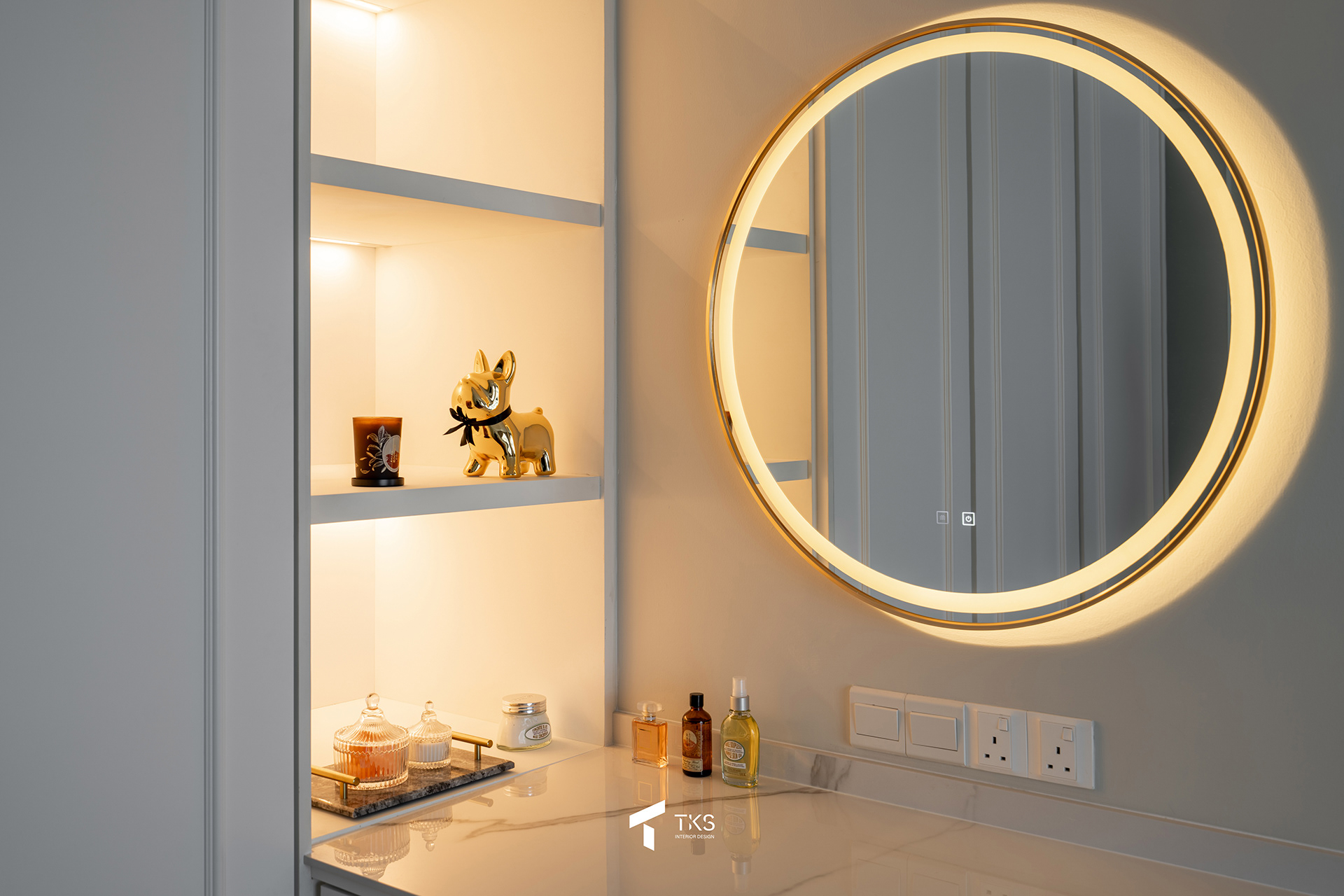 "Streamlined Contemporary French Design" @ EAST PARC-52