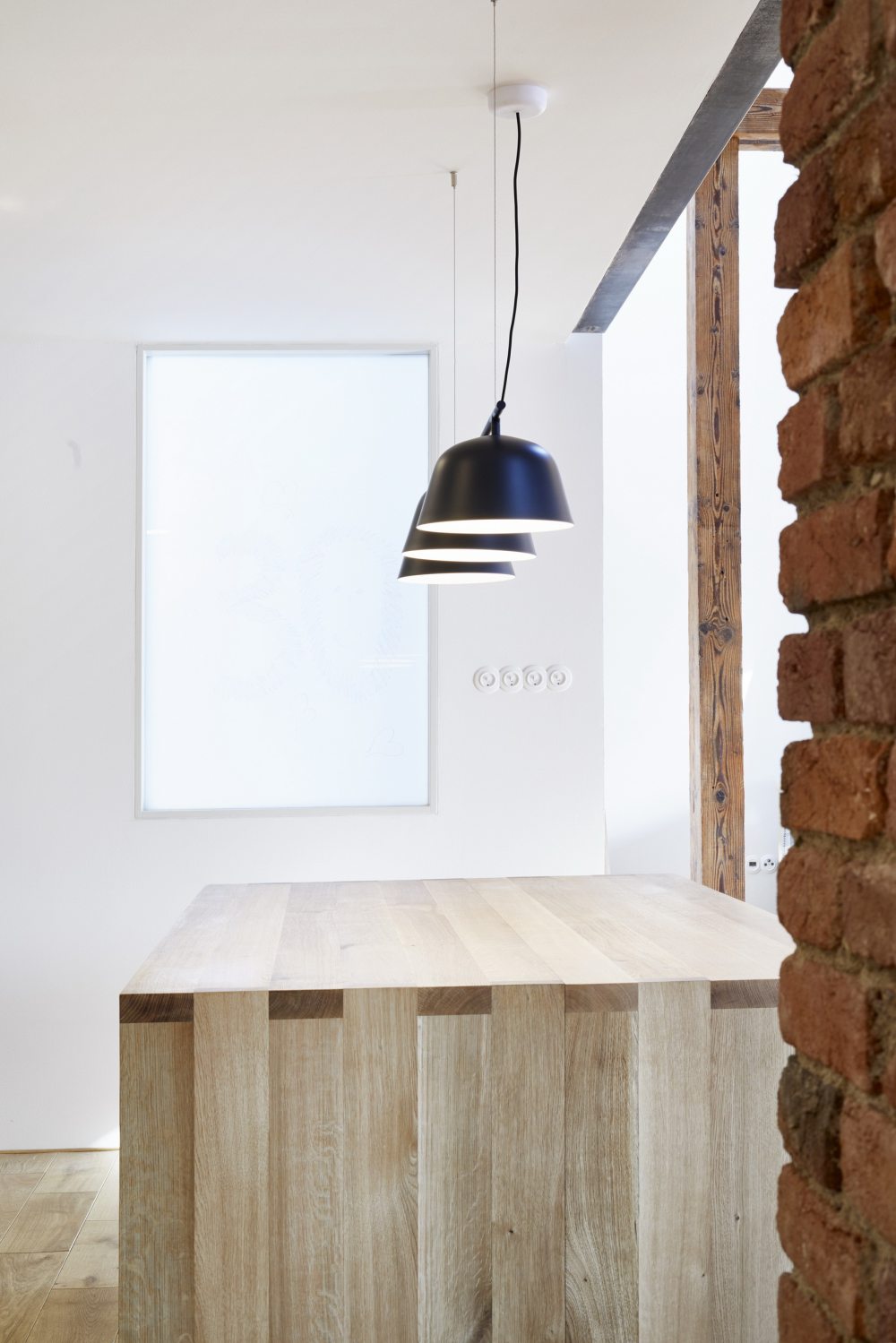 复古与现代交融的捷克公寓设计-30