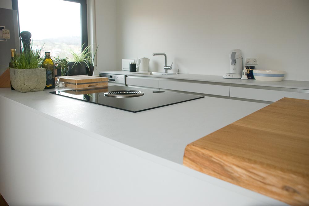 斜屋顶下的厨房安装项目-10