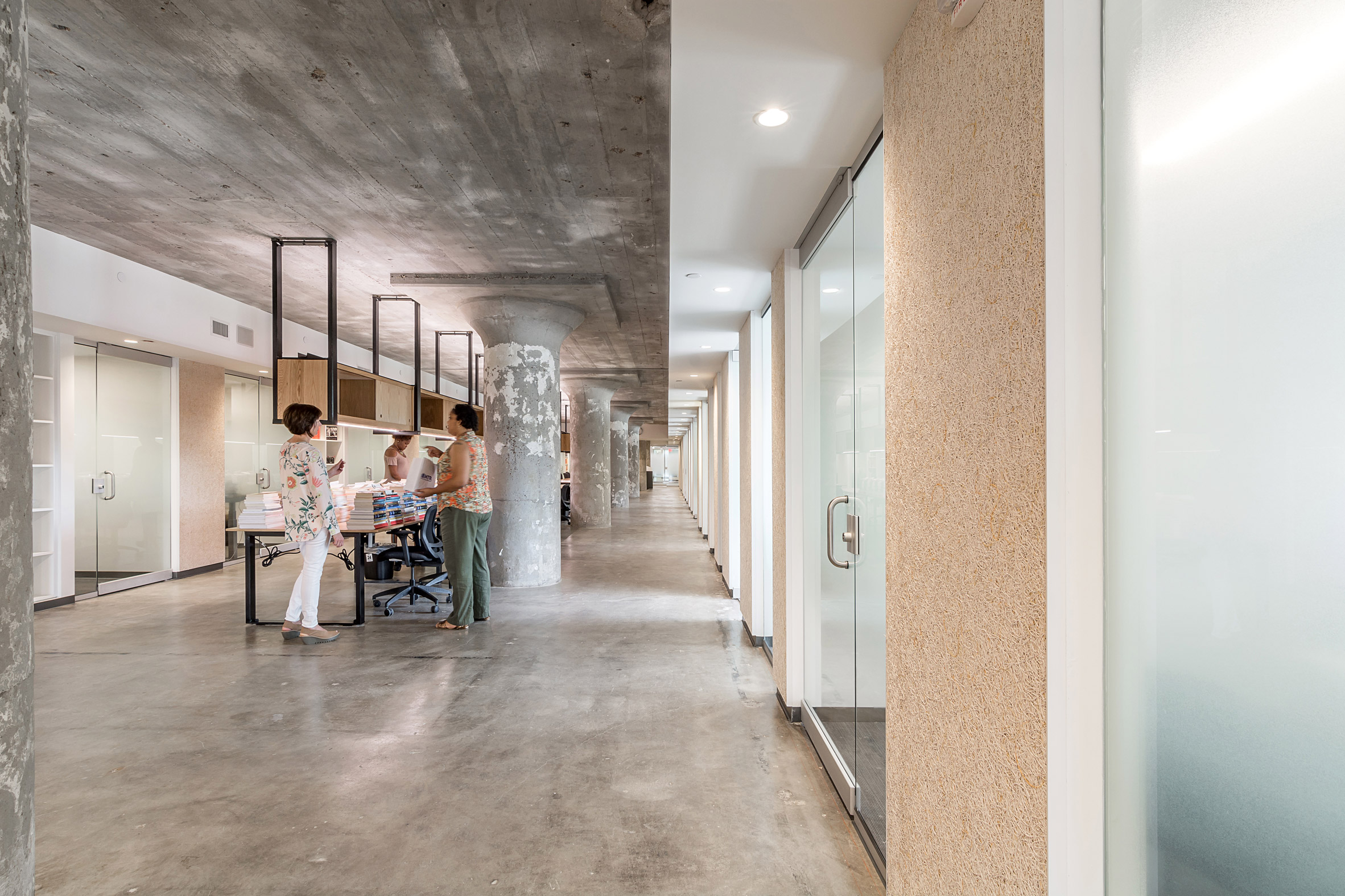 Archimania transforms Memphis warehouse into teacher training centre-13