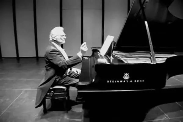 南京印长江样板房 | 艺术与空间的共鸣-4