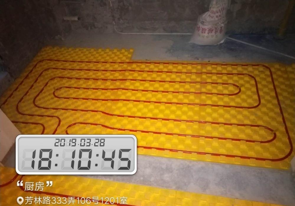 
上海嘉定绿羽蘑菇板地暖安装图_威能炉 -7