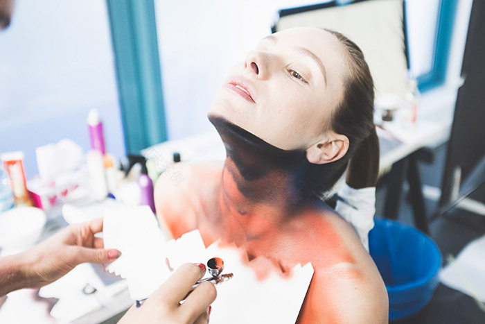 颠覆传统,彩绘艺术为品牌服饰增色-20