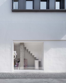 East Gallery 新空间改造丨中国南京丨ADINJU Muhhe Studio