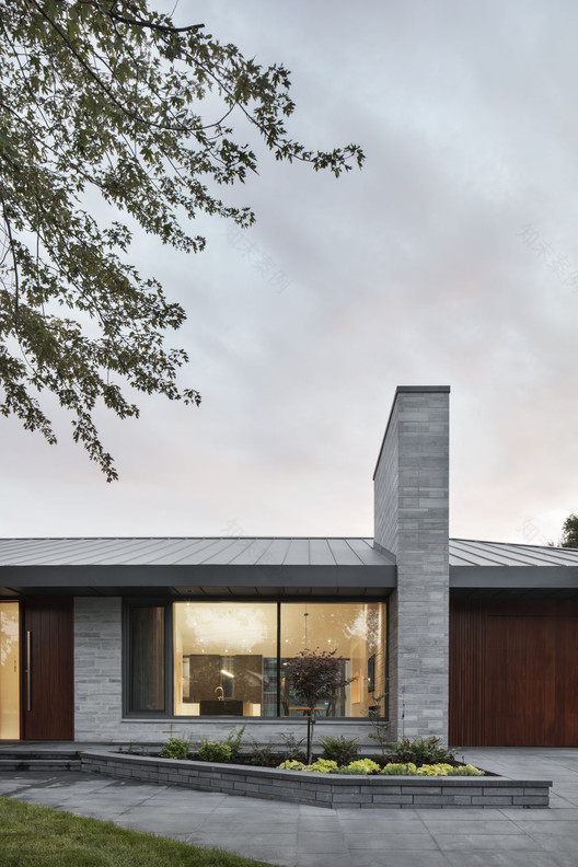 现代风格草原屋,明亮宽敞的生活空间-7