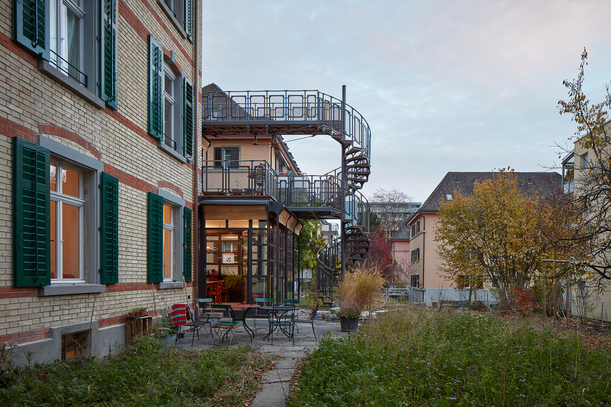 Renovation and Extension of a Heritage-protected Residence Building / AMJGS Architektur-19