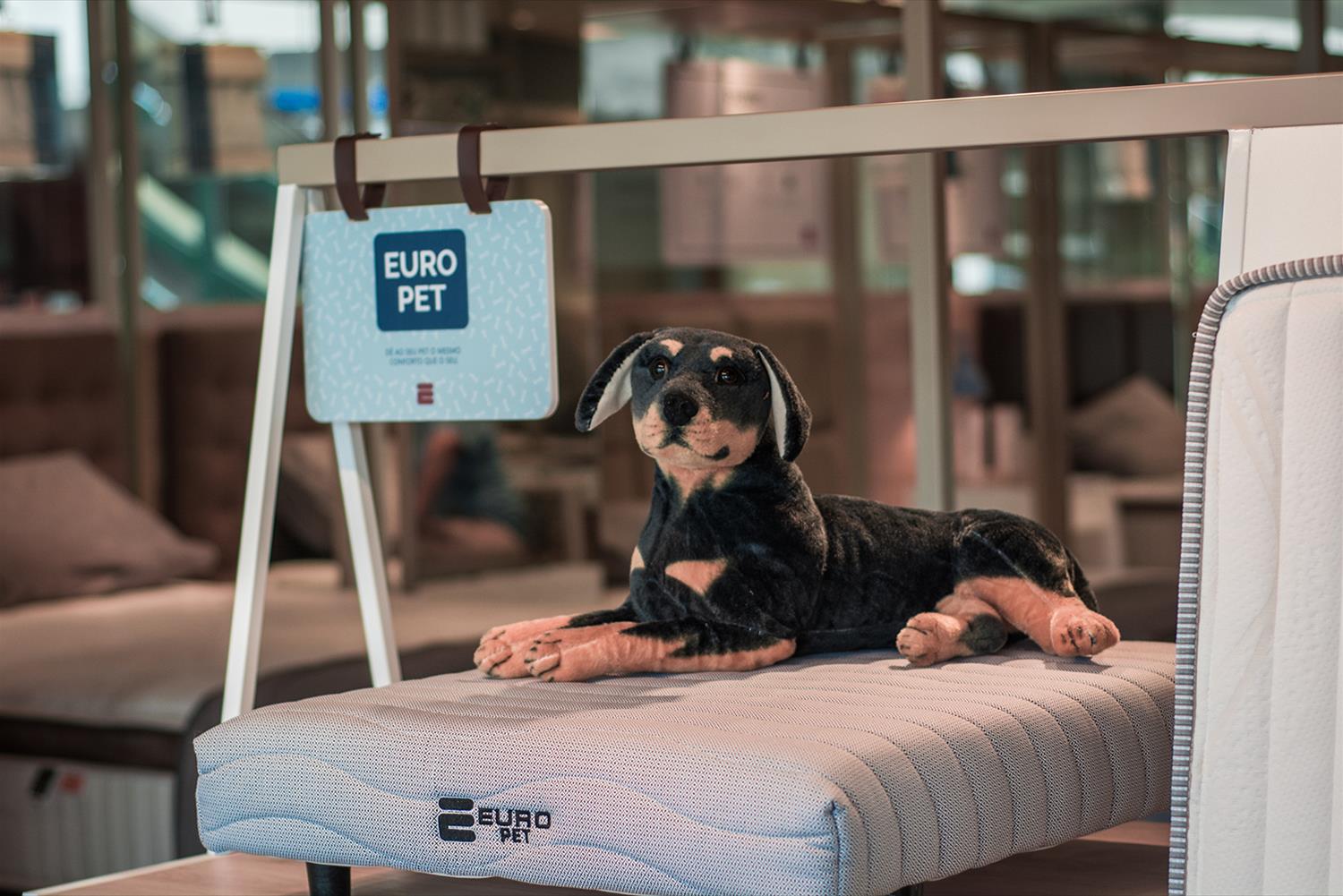 欧罗床垫店 · 温馨家居氛围的零售空间-3