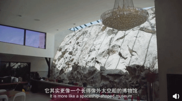 美剧《摩登家庭》里没人要的豪宅，竟然是这位世界级知名建筑师的家！儿子还是当红小鲜肉！-24