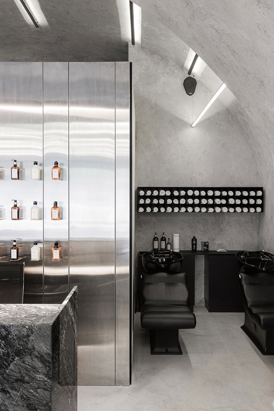 KULT纹身理发工作室,乌克兰 / Sivak+Partners-9