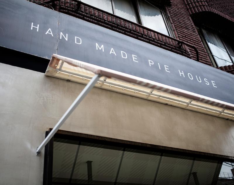 20 平米咖啡店，专业室内设计打造的小空间大作为-9