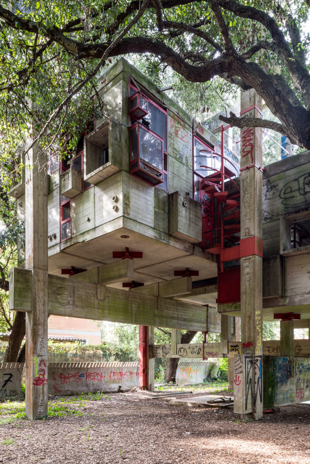 有机建筑的奇迹 | 意大利无边无际的树屋-11