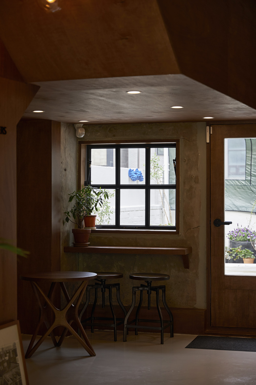 现代简约 39 平咖啡厅室内设计案例-20