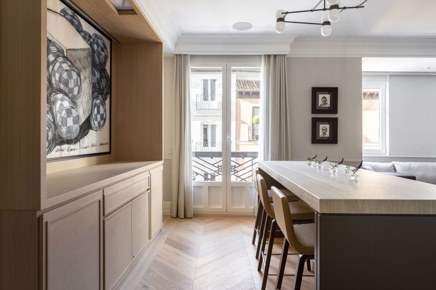 马德里 Salamanca 区 140 平米优雅公寓,中性色调与木质元素的完美融合-12