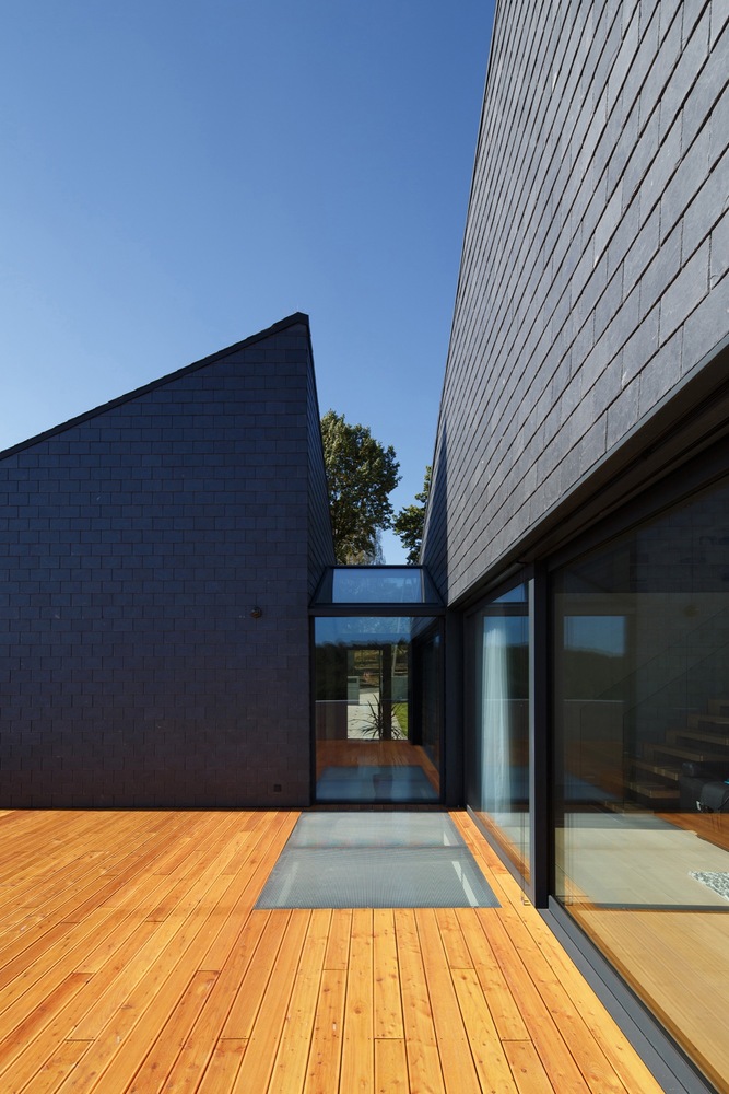 波兰 Krostoszowice 村庄的倾斜屋顶家园-45