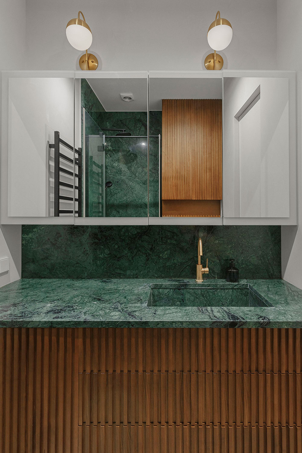 翡翠绿调 | 奥德萨 50 平米小公寓的清新设计-10