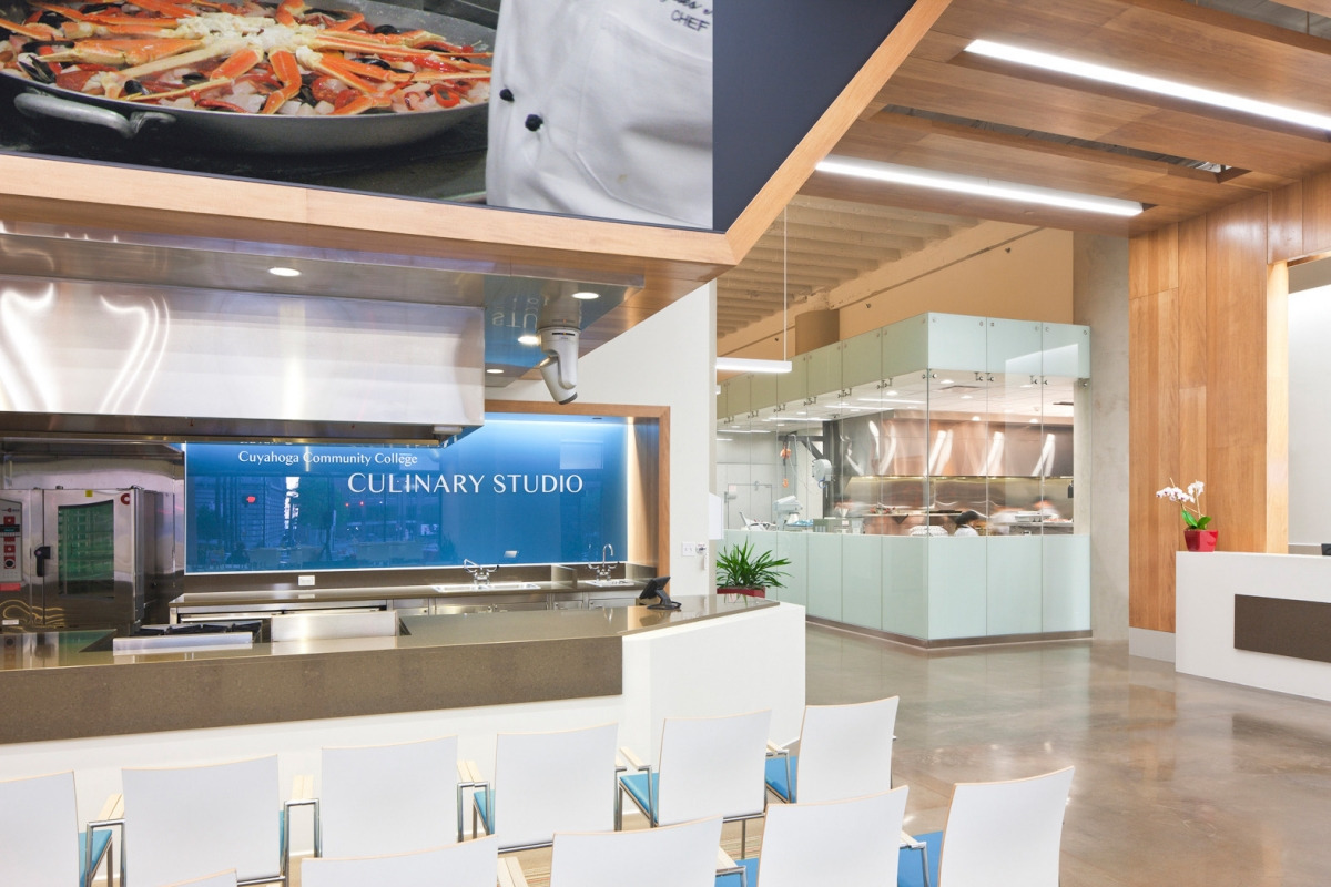 双面魅力 | Cuyahoga 社区学院酒店管理中心与 Pura Vida 餐厅-8