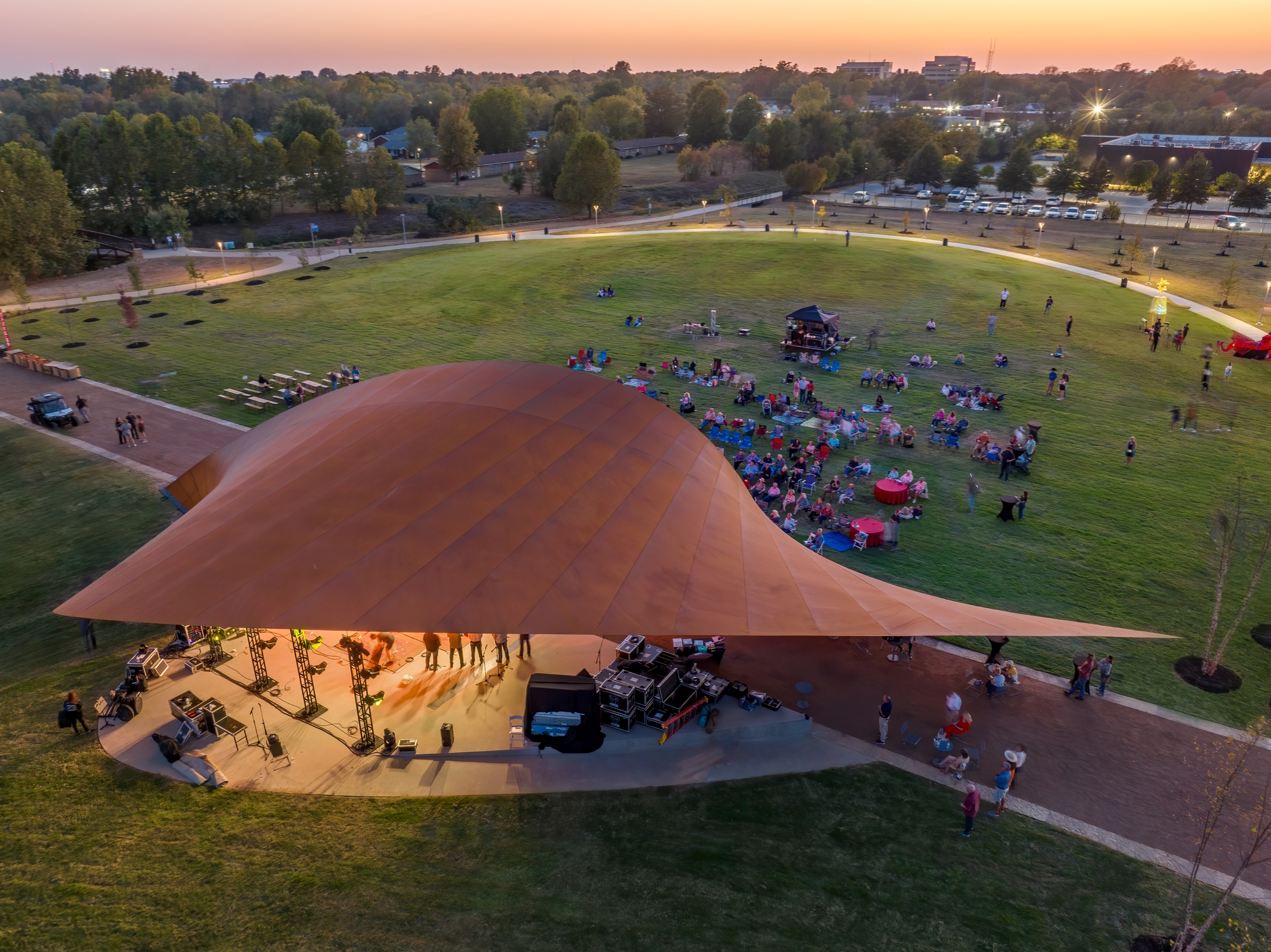 Luther George Park Performance Pavilion / Trahan Architects-31