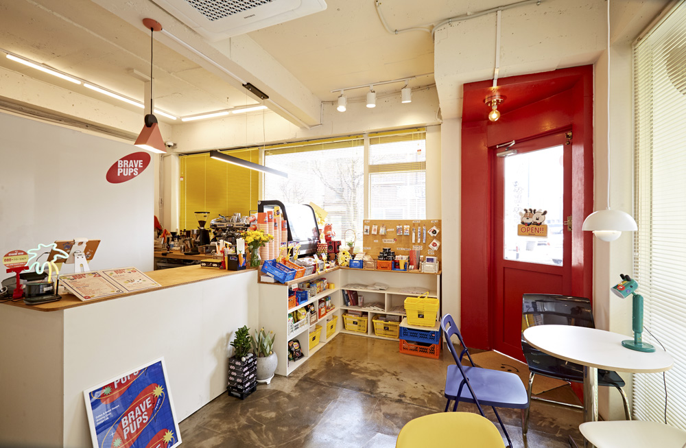 温馨小物打造 12 平米甜品咖啡厅-9