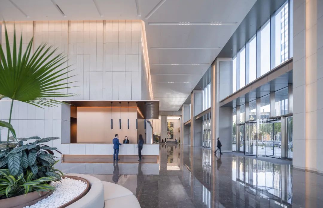 上海前滩国际广场与陆家嘴广场L+PLAZA商场-19