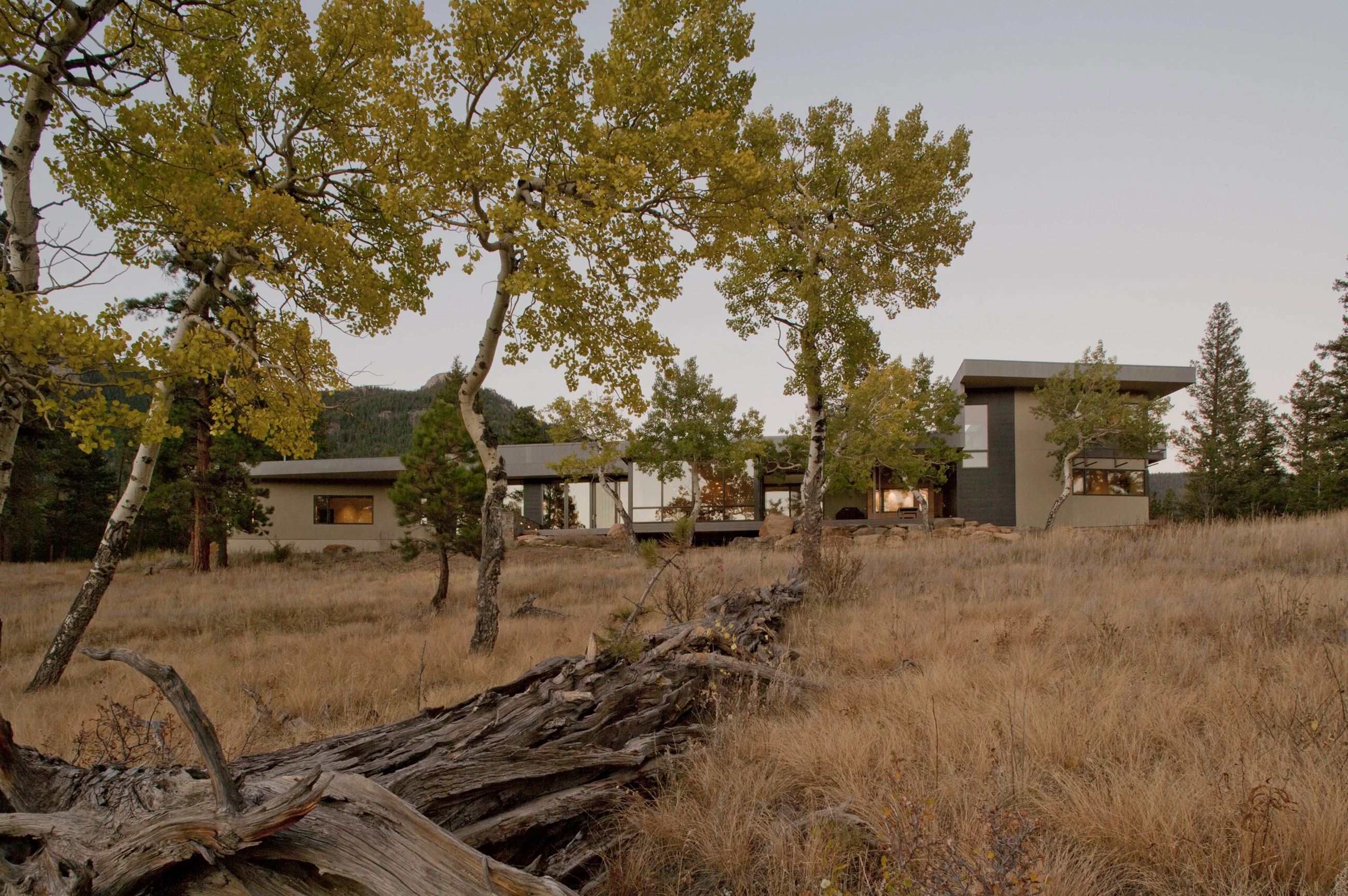 美国科罗拉多州的自然风光与现代住宅交融-15