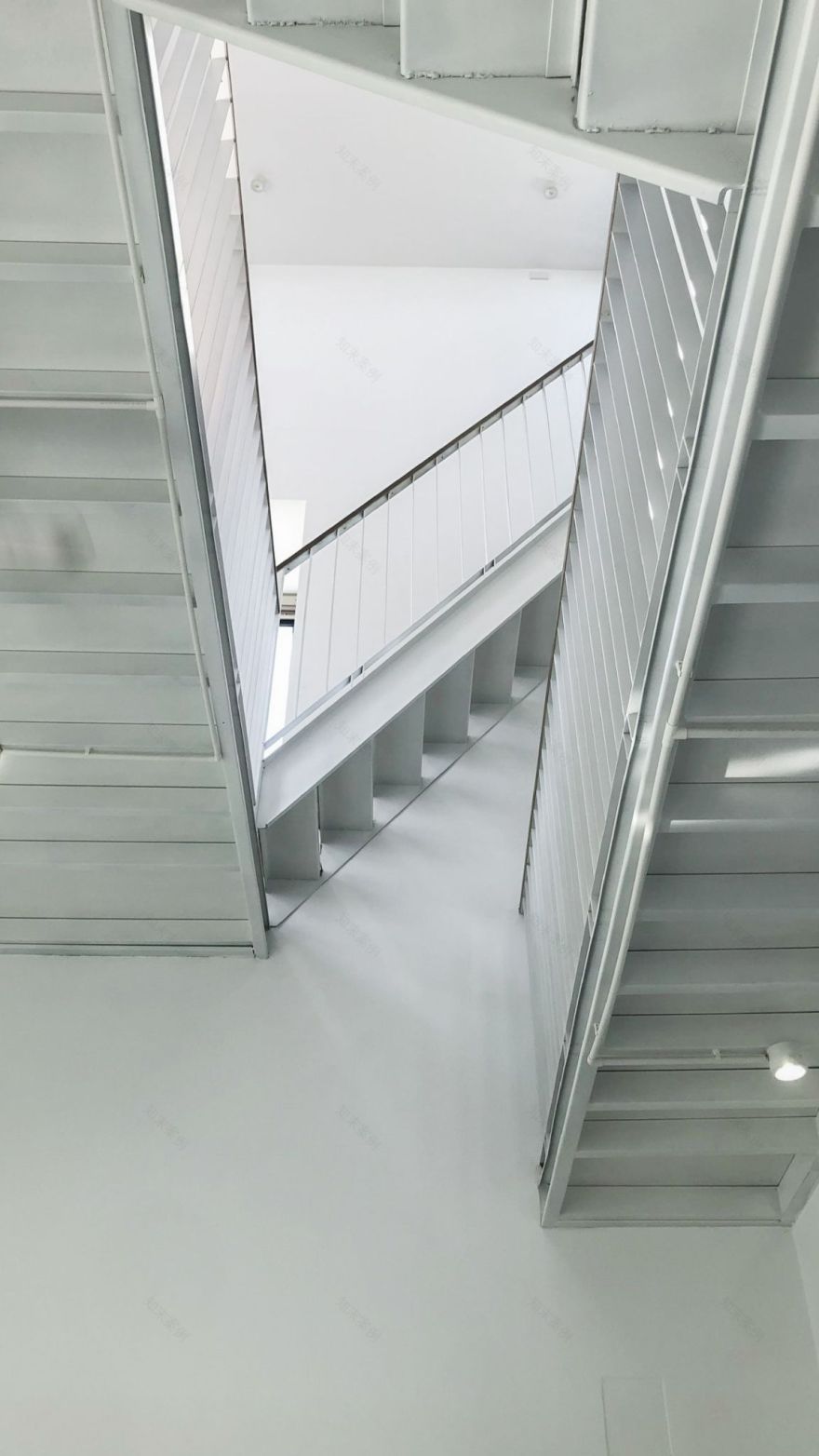 绿意盎然的四口之家-54