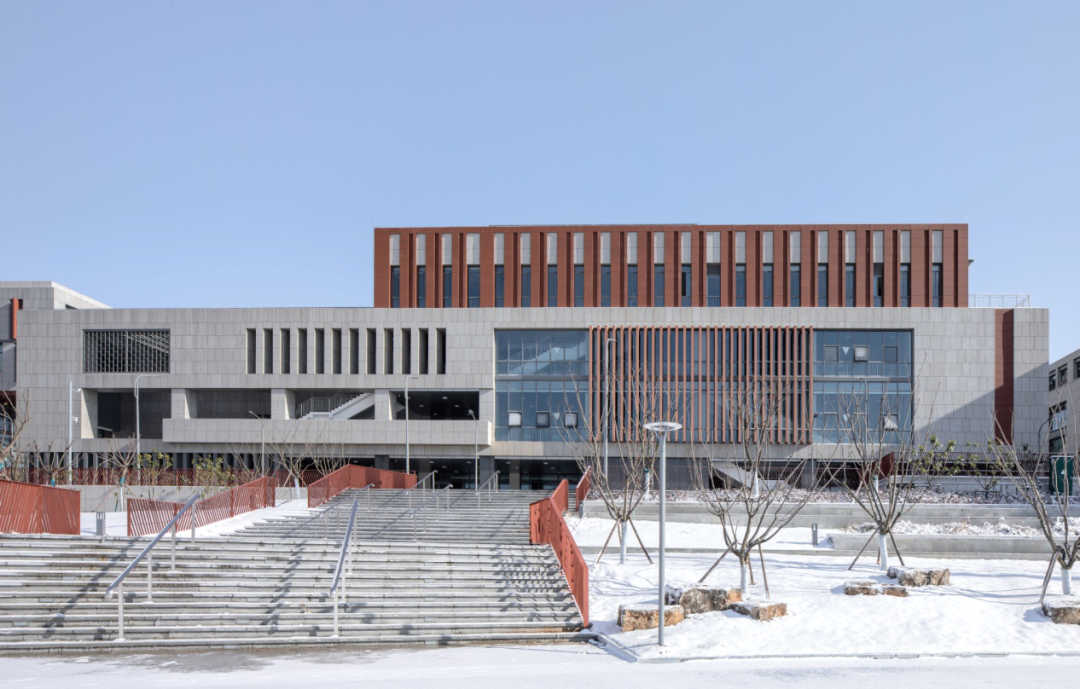 西区新城高级中学丨中国扬州丨华造设计-71