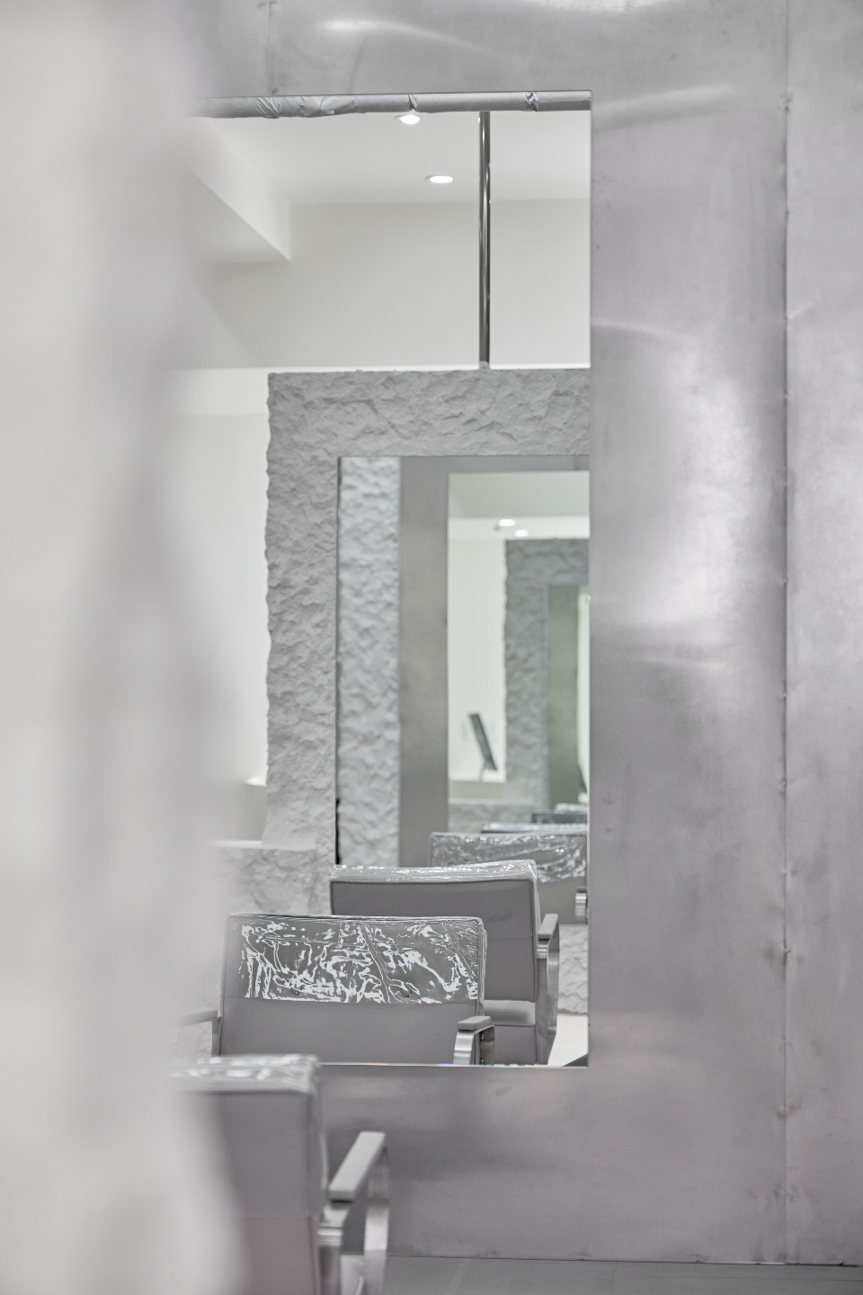 白色调高级美容沙龙，打造舒适私密空间-23