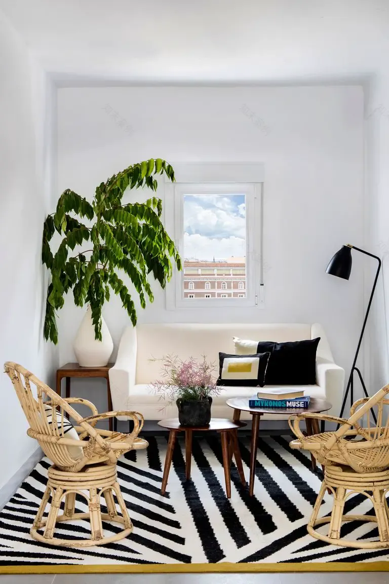 西班牙 70 年代公寓现代设计改造 | 自然材质与阳光的和谐融合-10