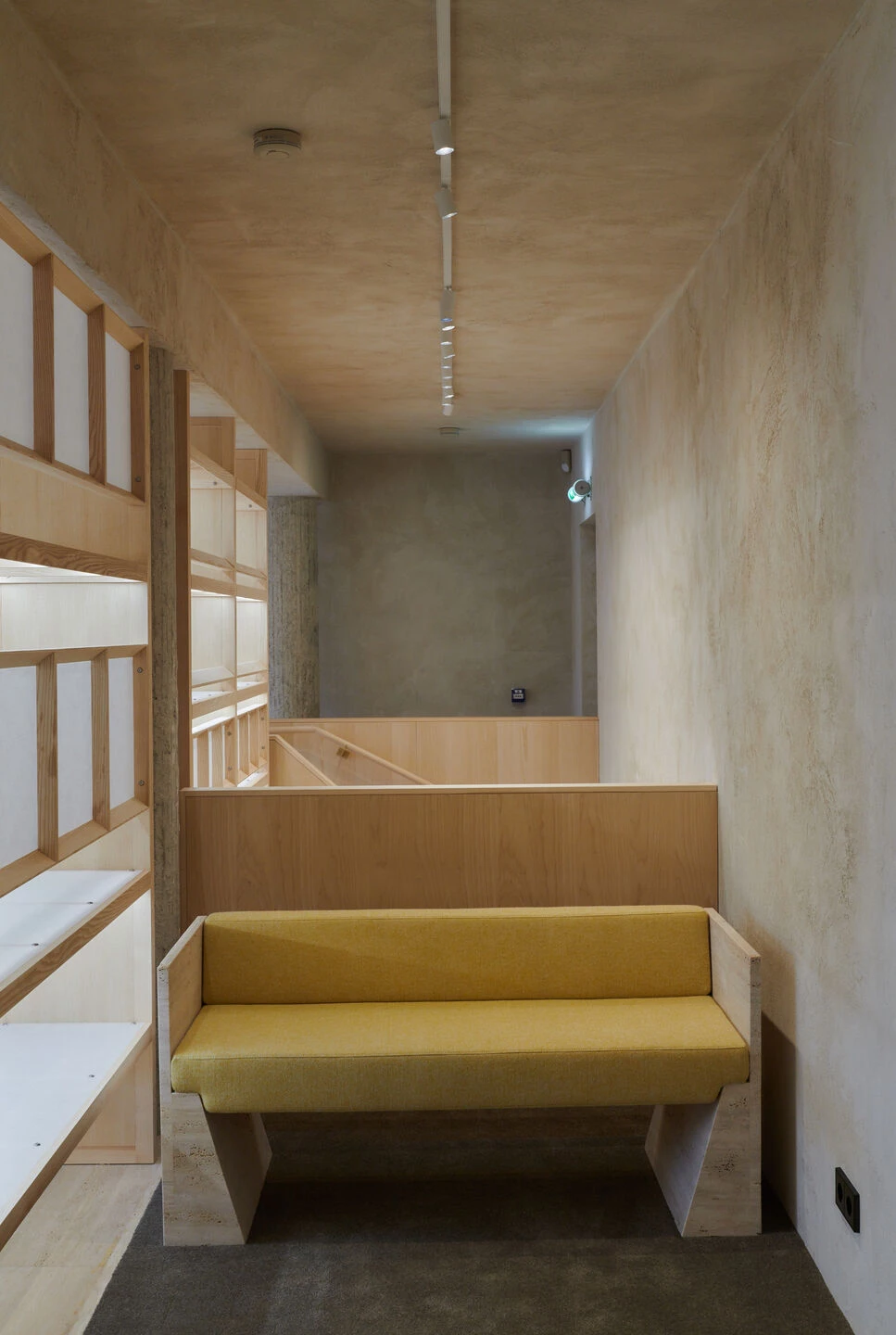 A·P·C·慕尼黑商店丨德国慕尼黑丨Laurent Deroo Architecte-17