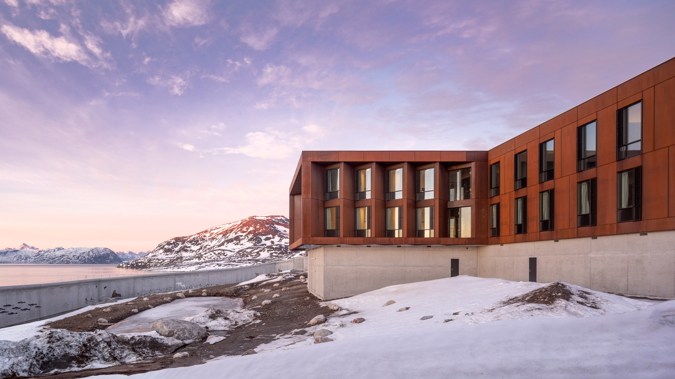 格陵兰首座高安全监狱 | 融合自然与本土文化的人性化设计-0