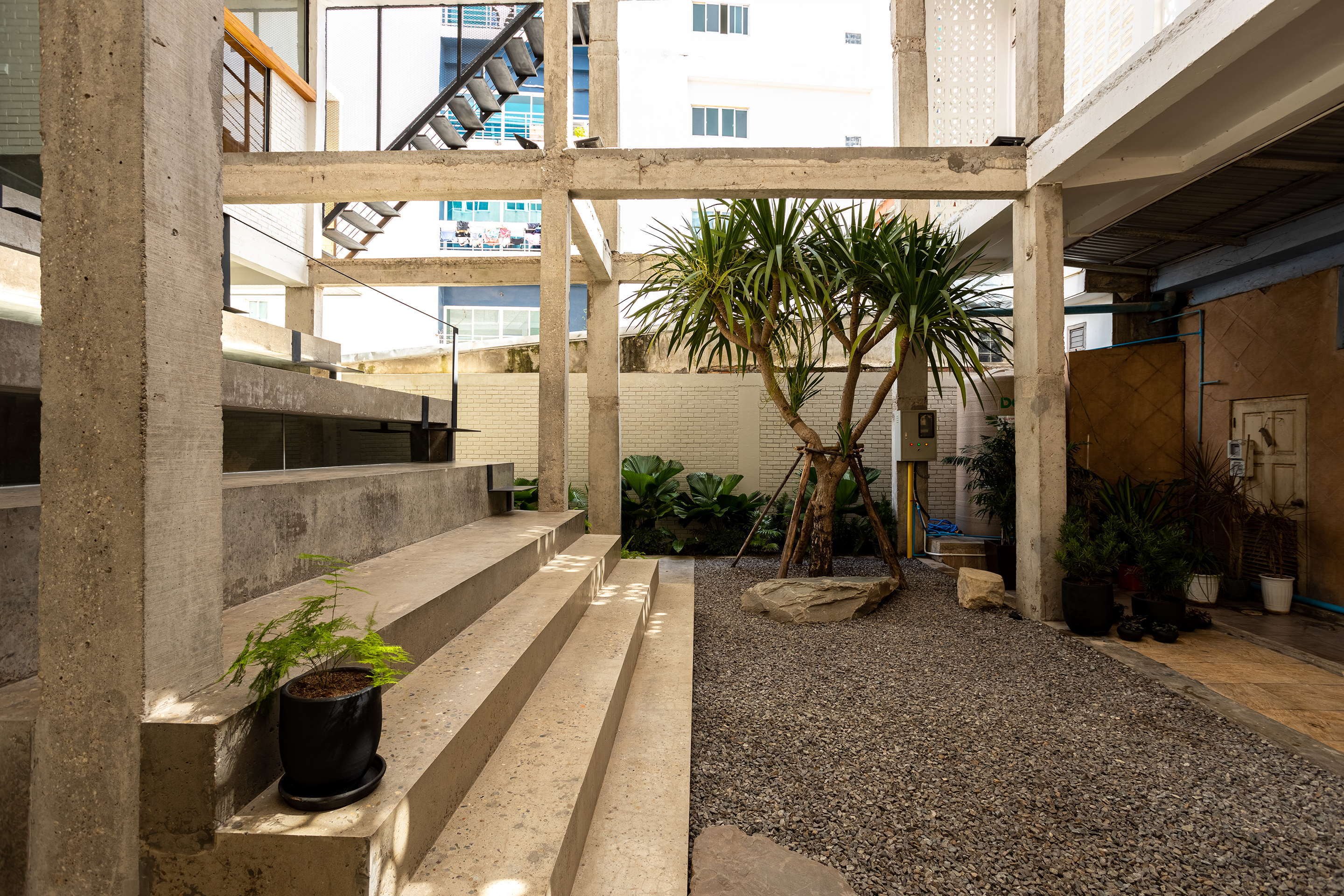 “S·O·S“雕塑空间 · SAOLA 建筑师的家庭住宅改造丨SAOLA ARCHITECTS-26