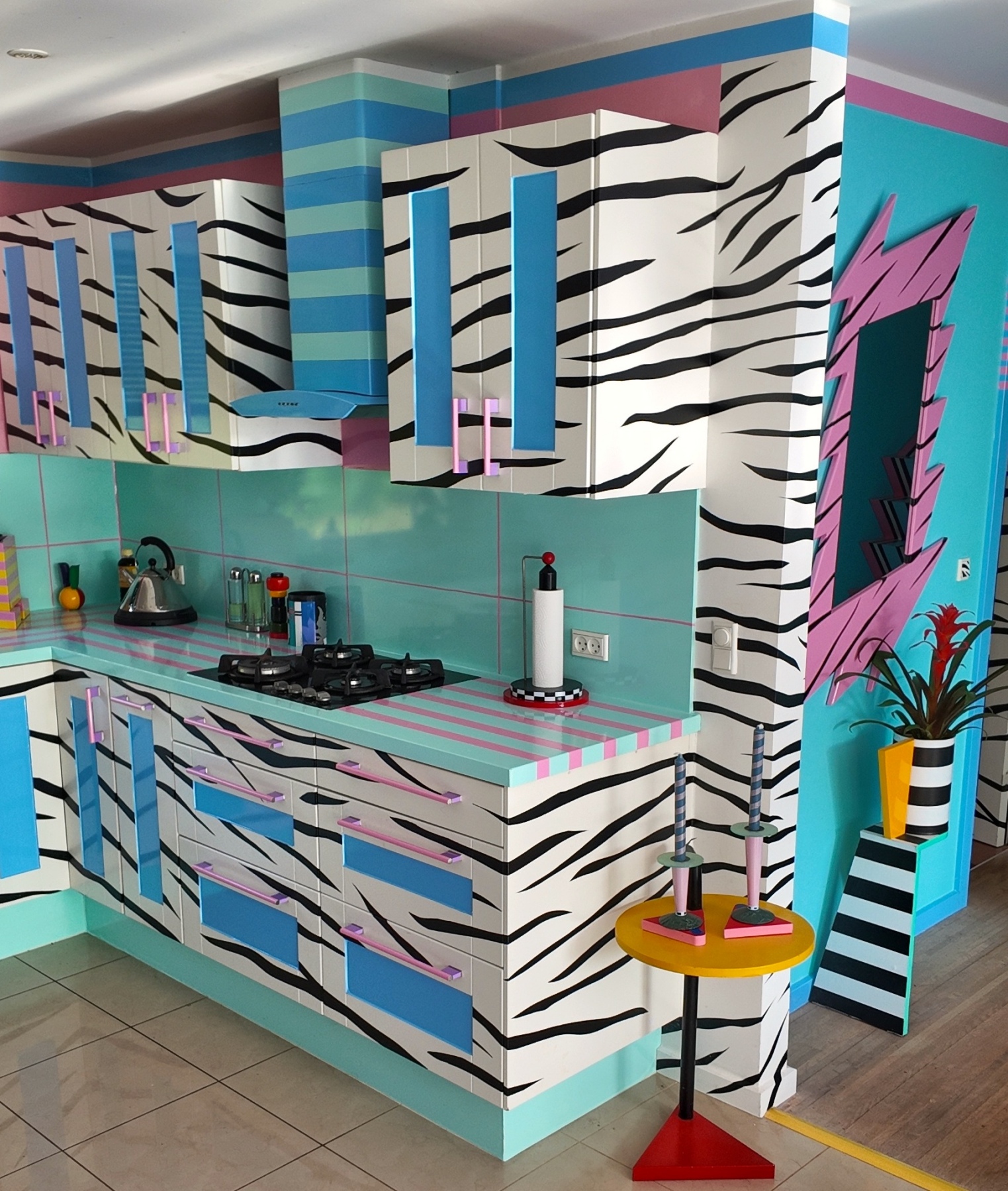 丹麦艺术家色彩公寓室内设计丨丹麦哥本哈根丨雅各布·米兹拉希（Jakob Mizrahi）-25