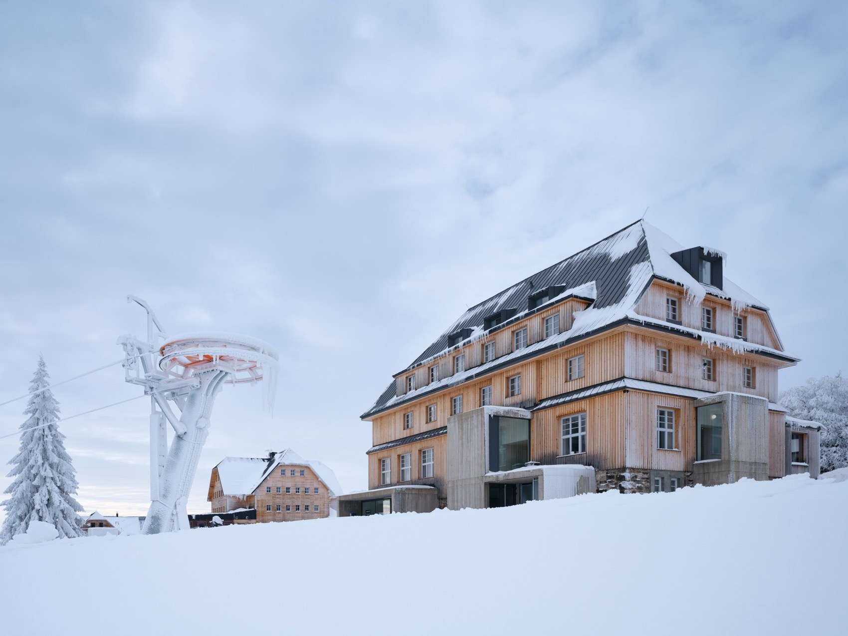 Hořec中心丨捷克丨ADR-9