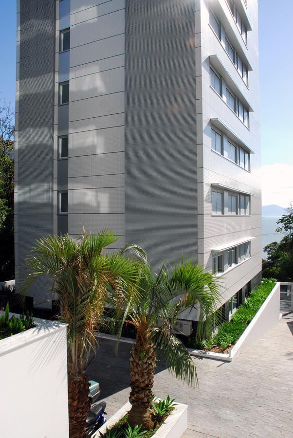 巴西 Porto de Mônaco Residence | 现代建筑与自然美景的完美融合-3