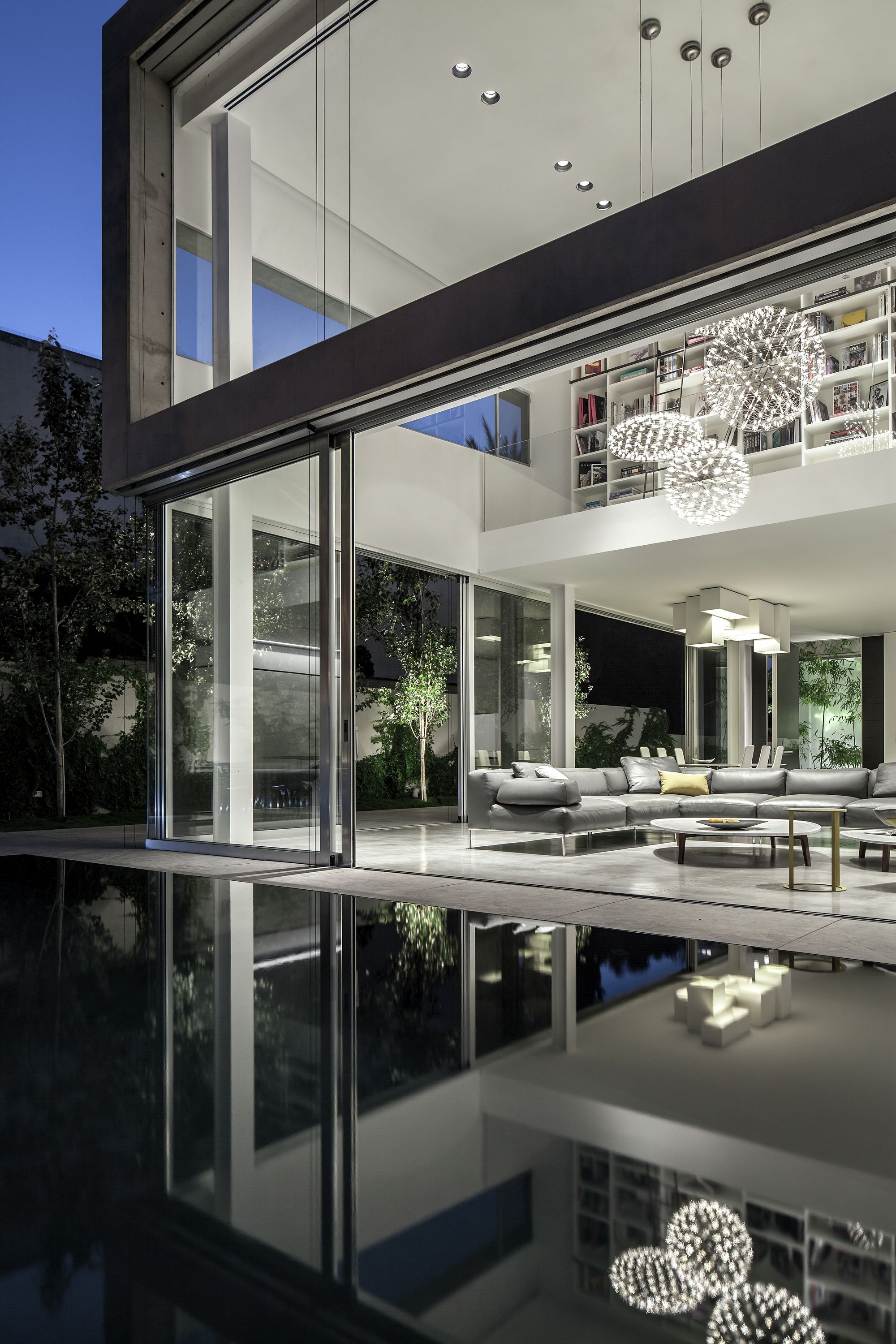 割裂与连接 | 混凝土与玻璃的共生之作-116