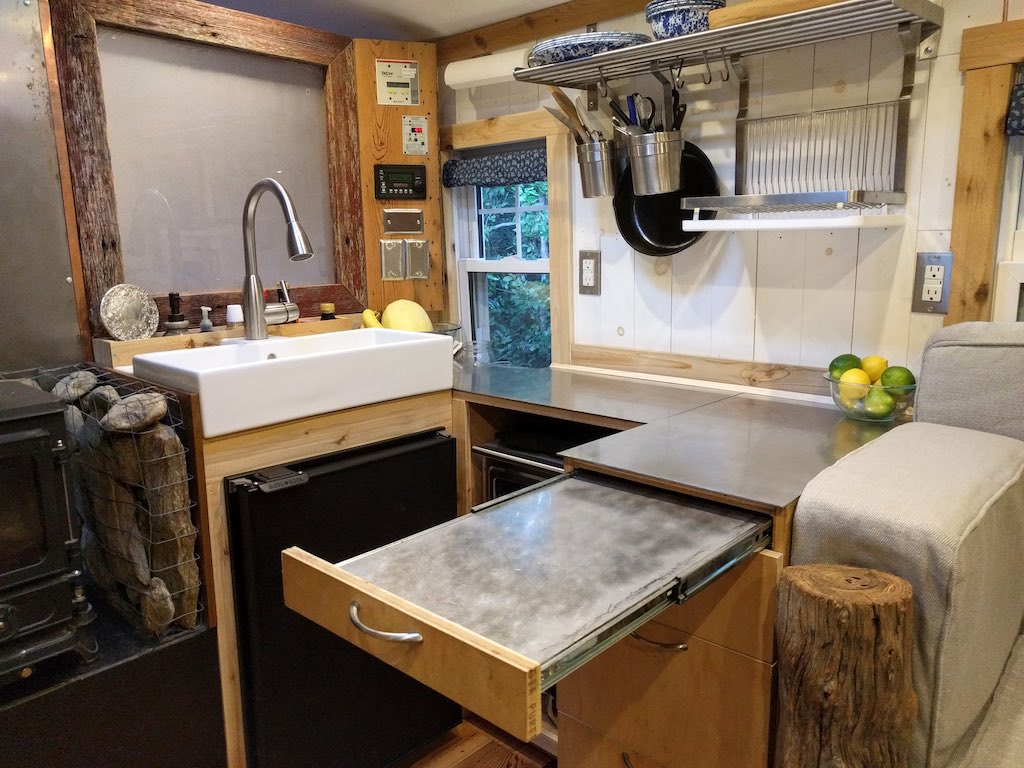 Thomas Tiny Bus House – Tiny House Swoon-5