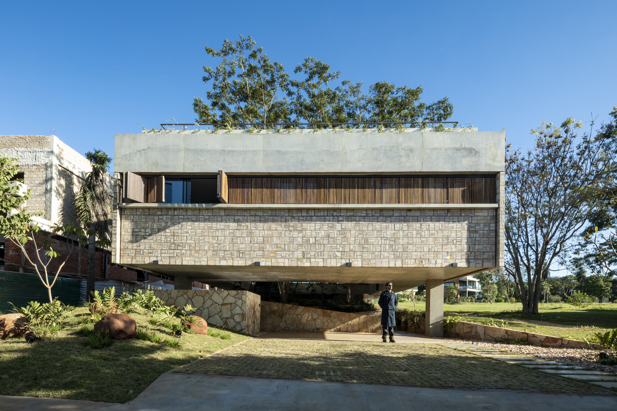 Yvyraju 住宅丨巴拉圭丨OMCM arquitectos-41