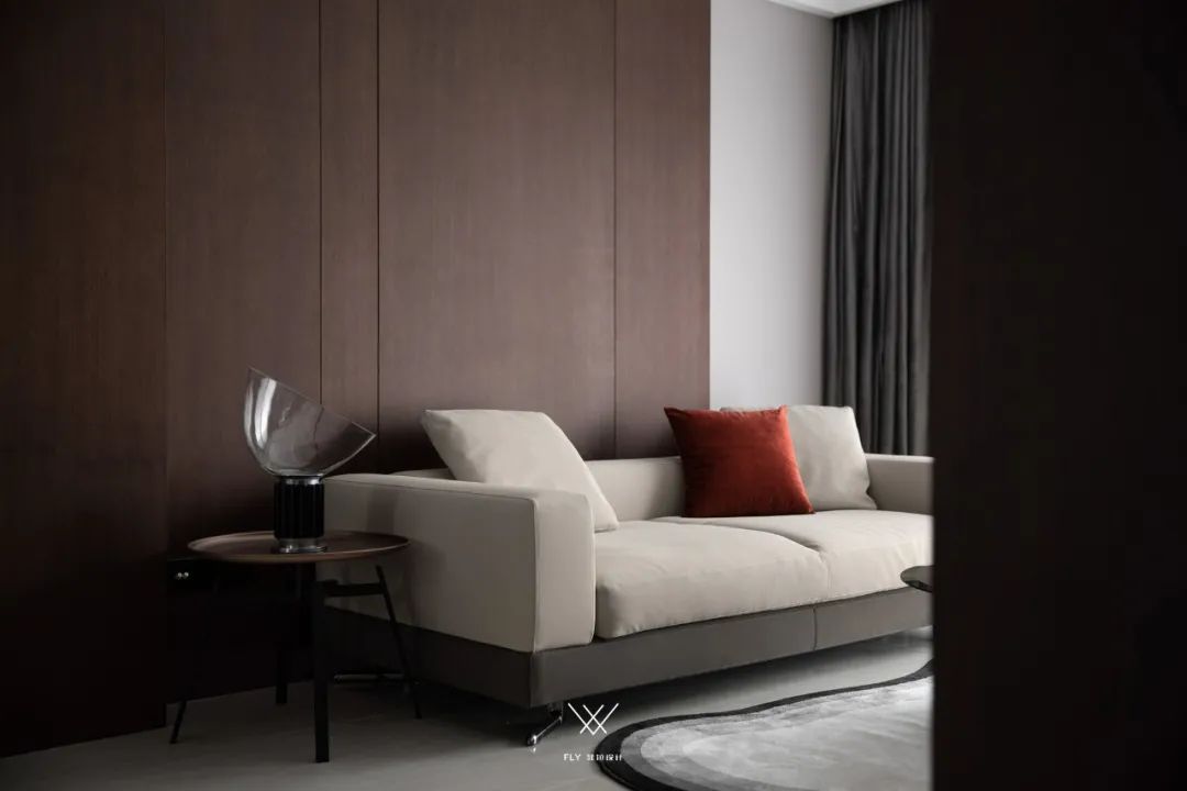 汇港城 120㎡精装房暗色调改造，咖色、蓝色、暖灰色展现沉稳旋律-0
