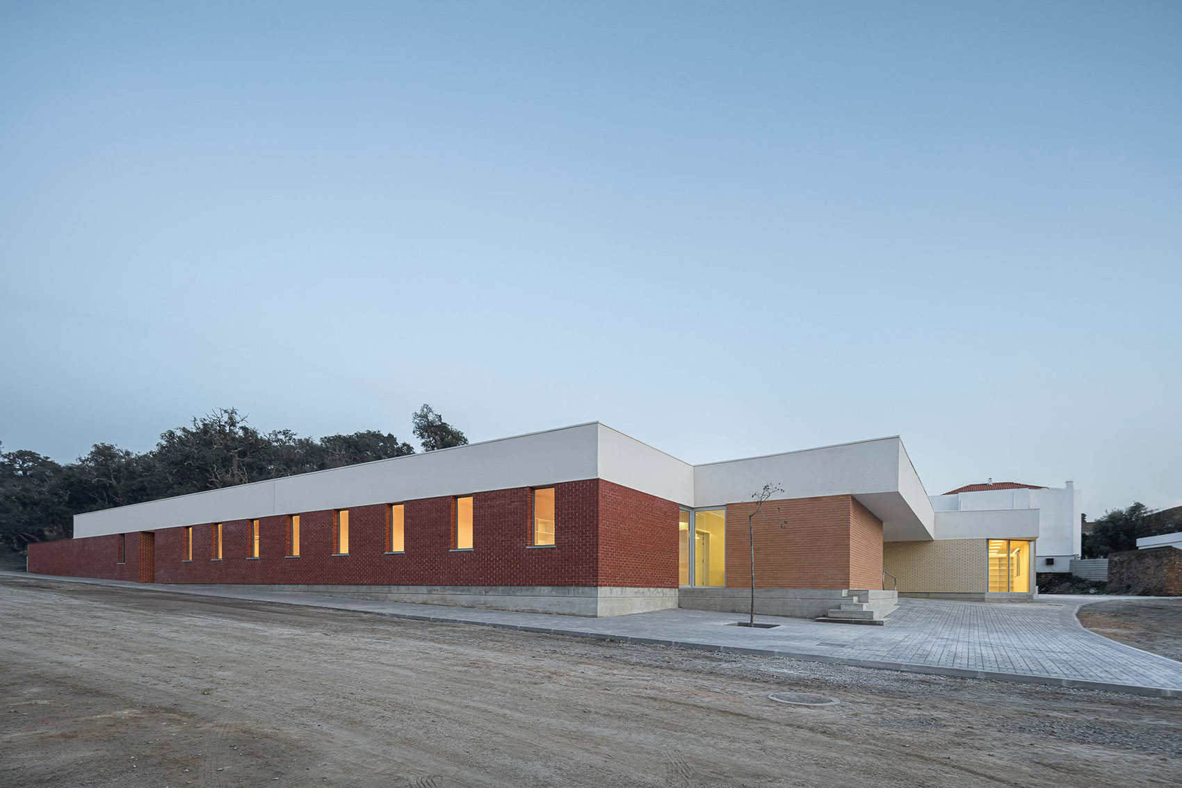 奥德米拉脑瘫患者康复中心丨葡萄牙丨奥德米拉市议会市政工程处-85