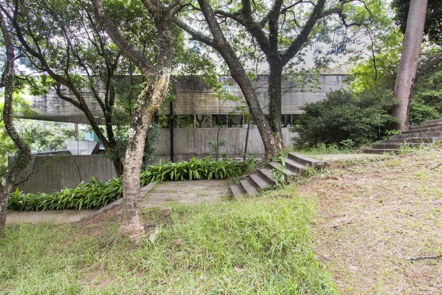 圣保罗历史建筑中的现代文化中心 · Centro Cultural Jabaquara-4