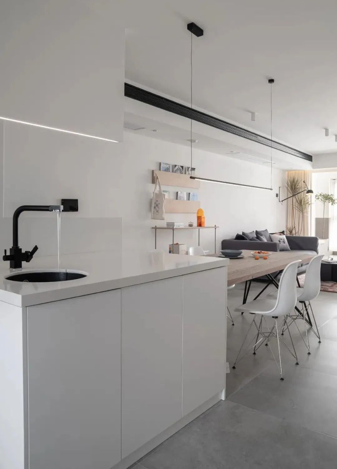 黑白基调,打造隔绝纷扰的年轻夫妻新居-55