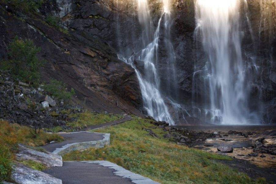 挪威高山上的匠心公厕-39