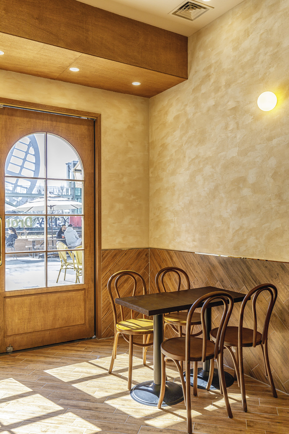 12 平温馨舒适餐厅翻新设计-14