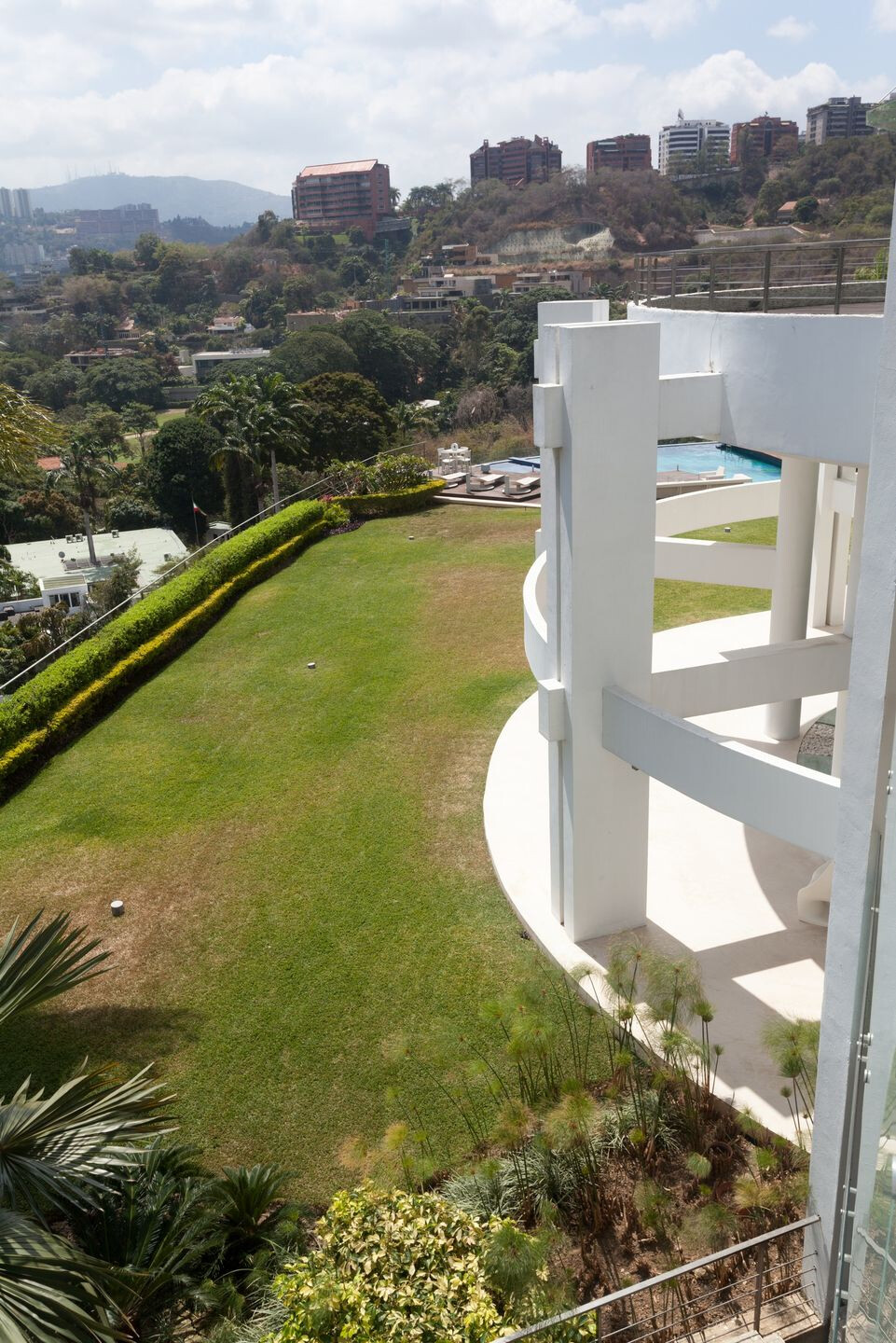 委内瑞拉螺旋形透明别墅，诠释轻盈与通透-28